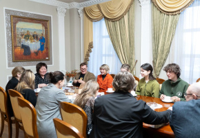 В Русском драматическом театре им. Н. А. Бестужева обсудили эскиз спектакля «А зори здесь тихие…»
